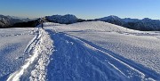 57 Pestando neve battuta con vista in Venturosa
